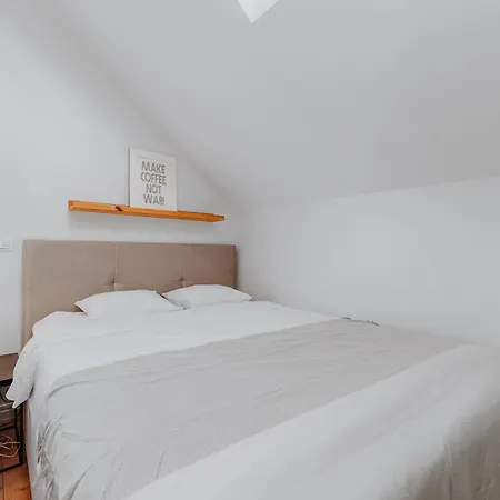 דירה By The Sea הפסלאו